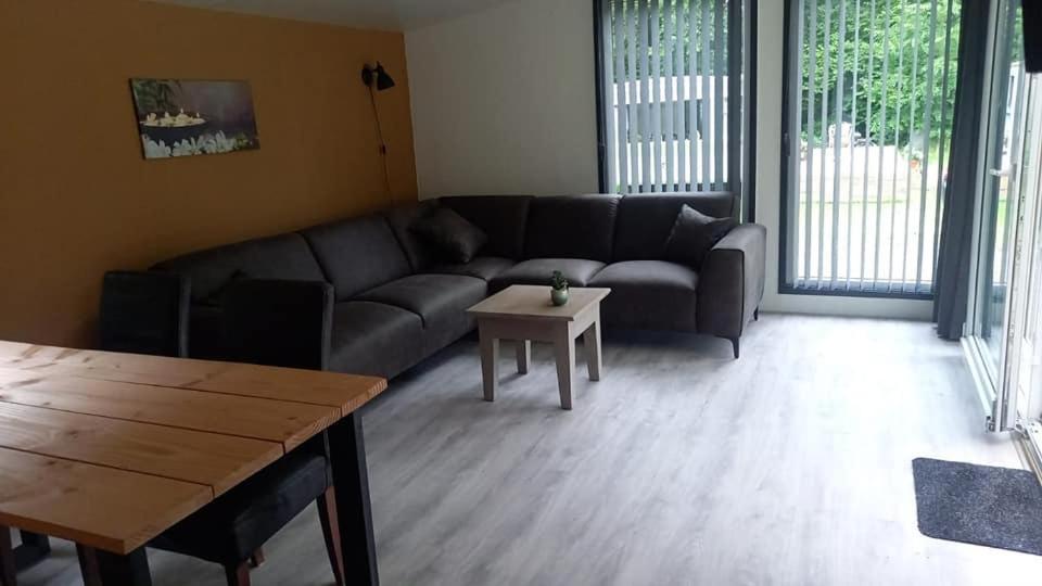 Chalet 2 Landgoedcamping Nienoord In Leek מראה חיצוני תמונה