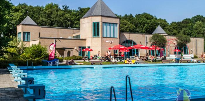 Chalet 2 Landgoedcamping Nienoord In Leek מראה חיצוני תמונה